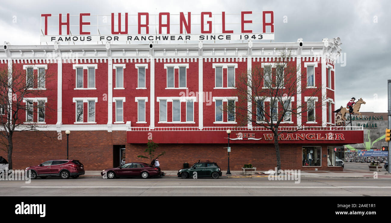 La substitution, Wrangler western-porter magasin dans la capitale du Wyoming, Cheyenne. Le restaurant est célèbre pour son homonyme wrangler jeans, surtout construite pour cowboys sans couture à l'intérieur Banque D'Images