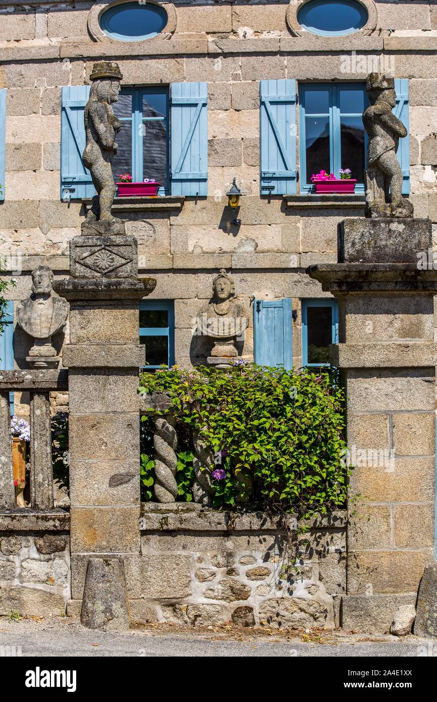 SCULPTURES, maison du sculpteur François Michaud, MASGOT, (23) CREUSE, Limousin, Aquitaine, France Banque D'Images