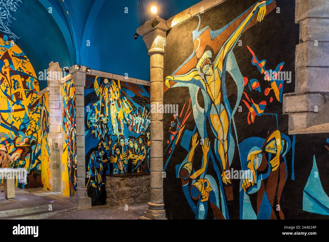 Tableaux, peintures murales représentant l'ANCIEN ET DU NOUVEAU TESTAMENT PAR LE PEINTRE CONTEMPORAIN GABRIEL CHABRAT, (23) CREUSE, Limousin, Aquitaine, France Banque D'Images