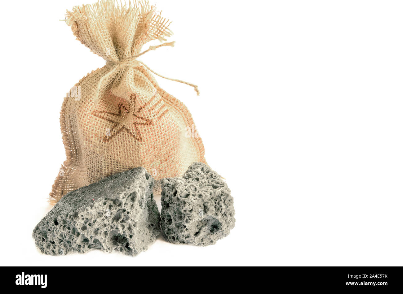 Dulce carbone ou charbon doux, bonbons sucrés de Noël typiques en Espagne.image.copie espace isolé. Banque D'Images