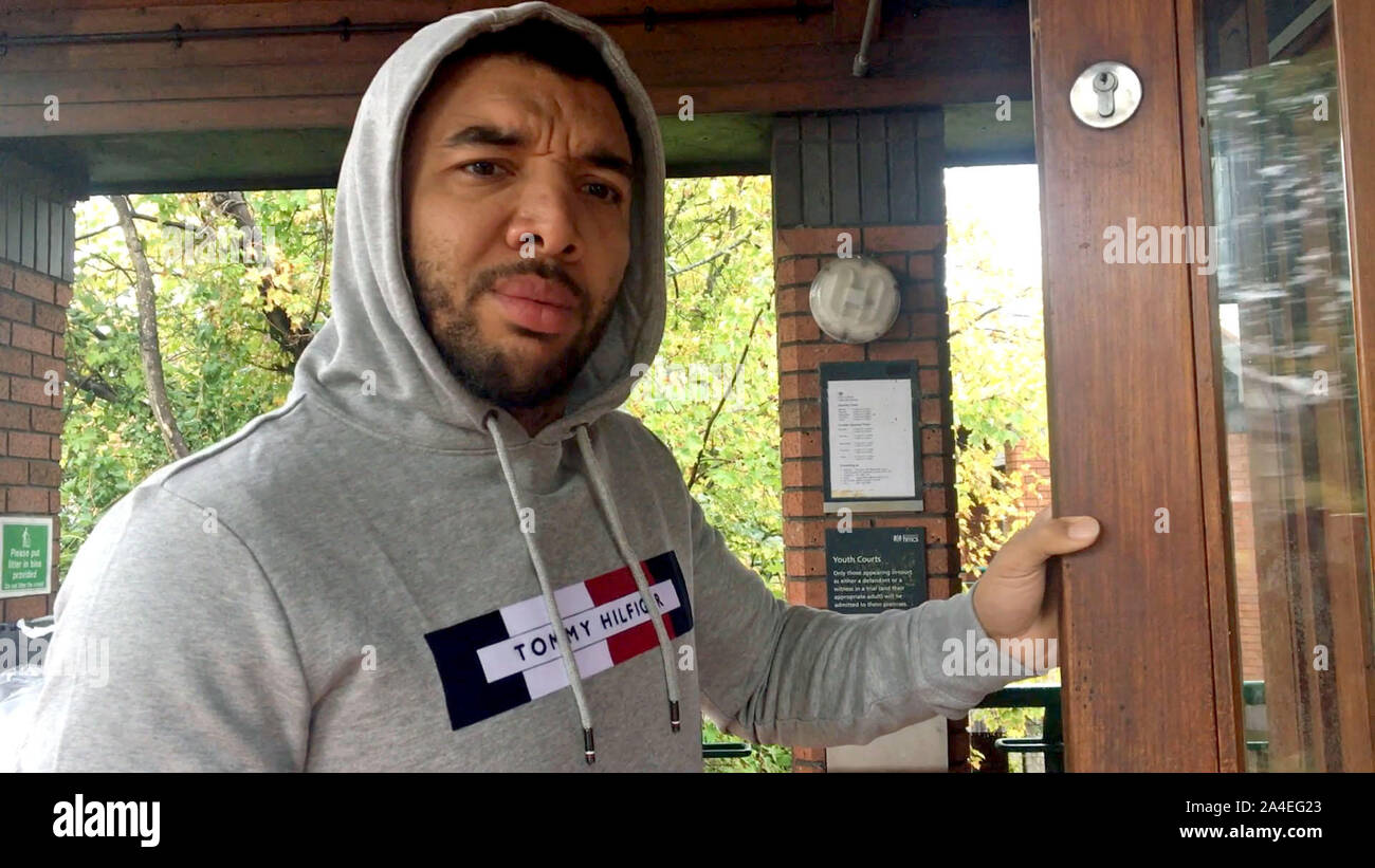 Prises de Screengrab PA Vidéo de Watford Troy Deeney striker qui a reçu une amende ? ?865 à Wimbledon Cour des Magistrats pour conduire une voiture avec des vitres teintées dangereusement après qu'il a été arraisonné en sa Mercedes Benz par la police sur la A406 North Circular Road Le 9 mai. Banque D'Images