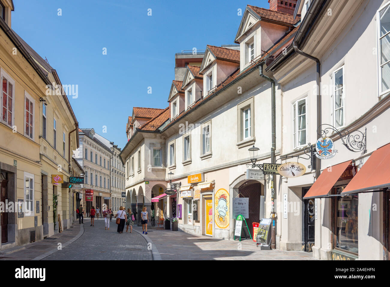 Scène de rue, Trubarjeva cesta, Vieille Ville, Ljubljana, Slovénie Banque D'Images