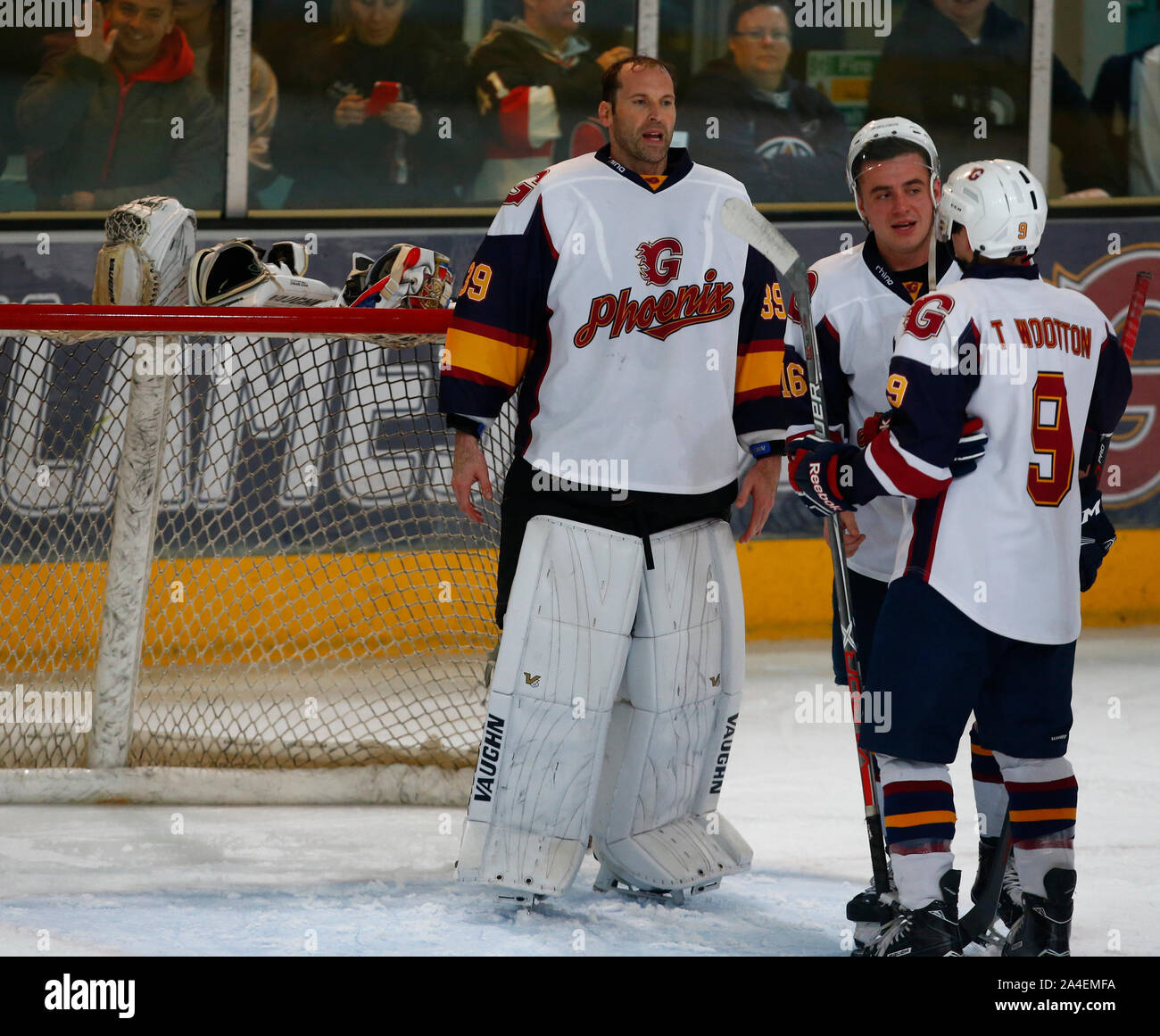 GUILDFORD, Angleterre. 13 OCTOBRE : Petr Cech de Guildford Phoenix ex joueur de Chelsea et Arsenal au cours de la Ligue de hockey sur glace entre Guildford Phoe Banque D'Images