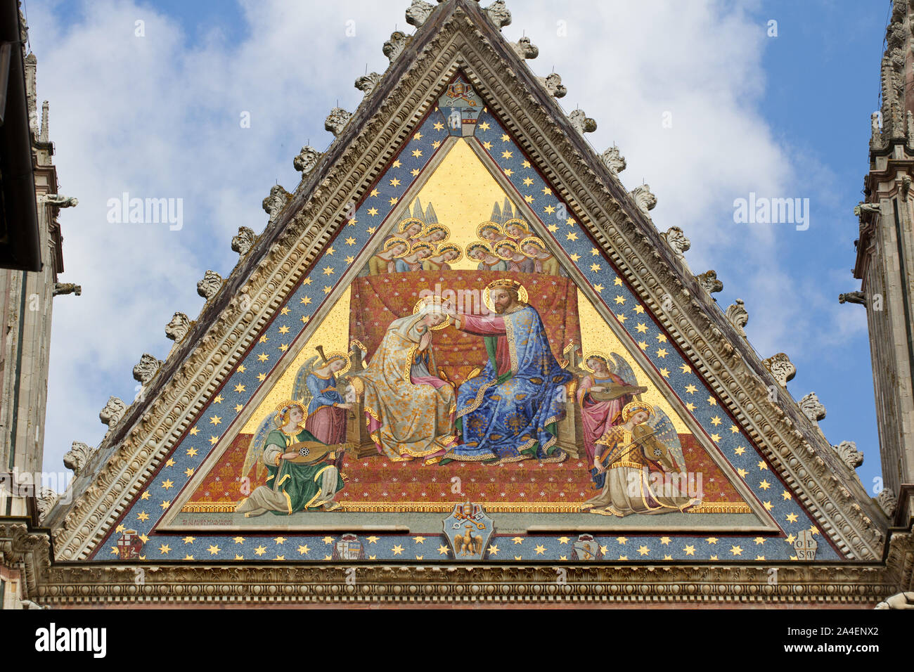 Couronnement de la Vierge, mosaïque sur le haut pignon de la cathédrale d'Orvieto dédiée à l'Assomption de la Vierge Marie (Duomo di Orvieto) - 14e C Banque D'Images