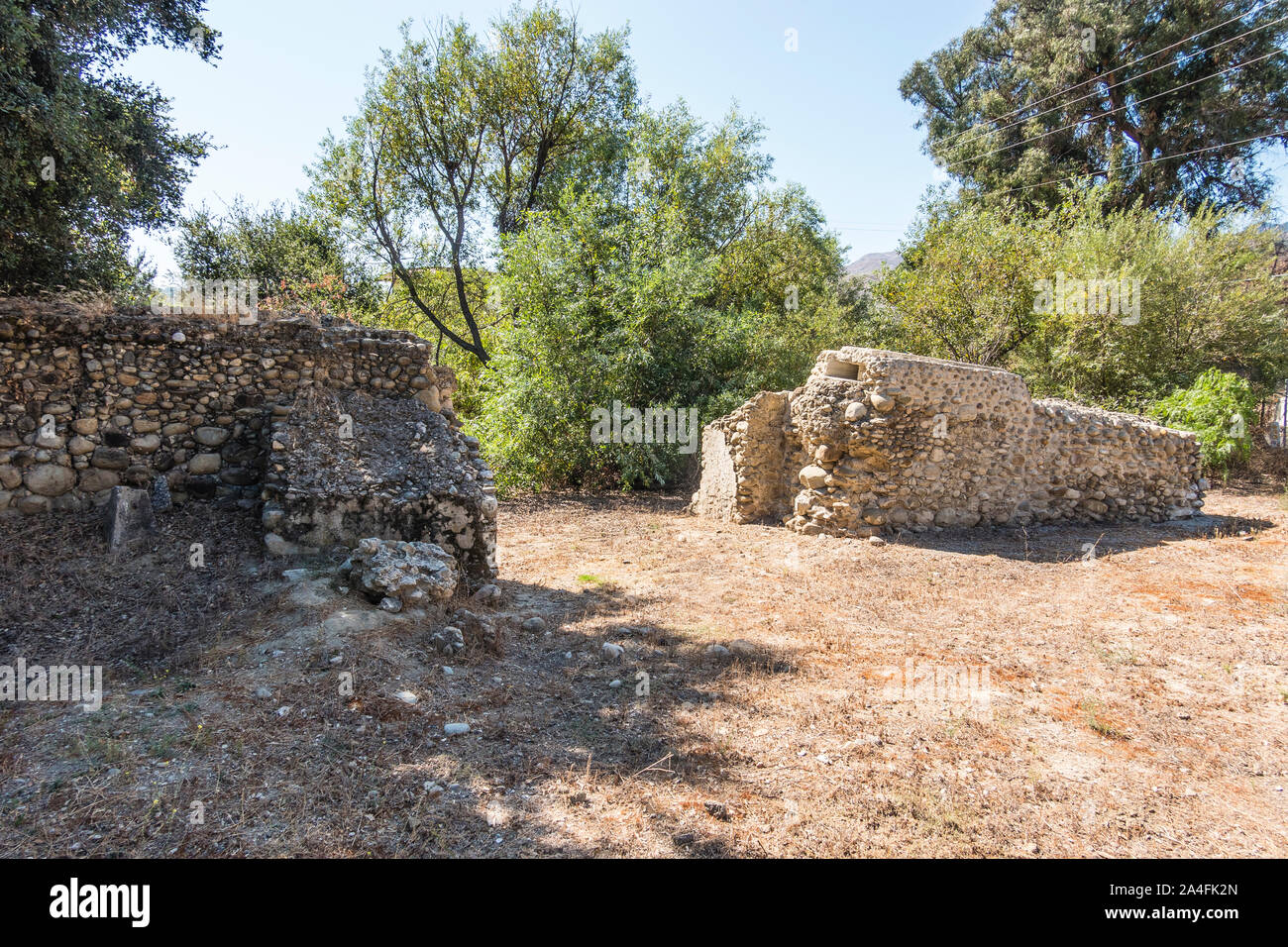 Le reste de la partie de l'aqueduc de la Mission San Buenaventura, un 7-mile de long que l'eau du système livré de San Antonio Creek. Banque D'Images