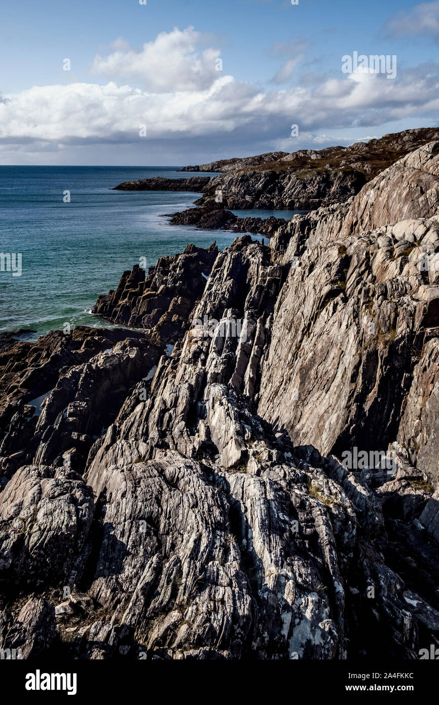 Rock formations partie de la géologie intéressante de la North West Highlands côte à Achmelvich Bay près de Lochinver, Sutherland Assynt dans Banque D'Images