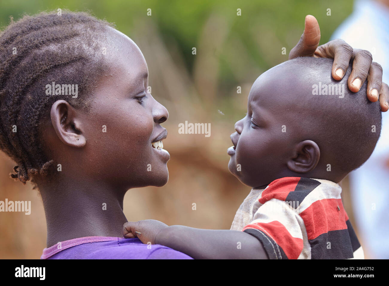 L'Ouganda Oeganda Amudat peuples traditionnels avec des enfants, une mère de famille 25-05-2016 foto : Jaco Claude Rostand Banque D'Images