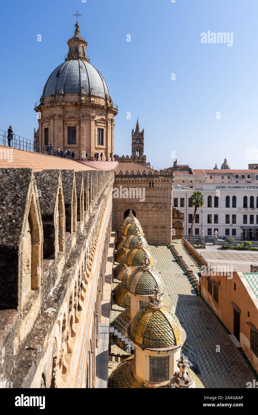 Palerme, Sicile - 23 mars 2019 : vue rapprochée de la cathédrale de Palerme ou Cattedrale di Palermo dome structure dans une belle après-midi ensoleillée à Palerme, Banque D'Images