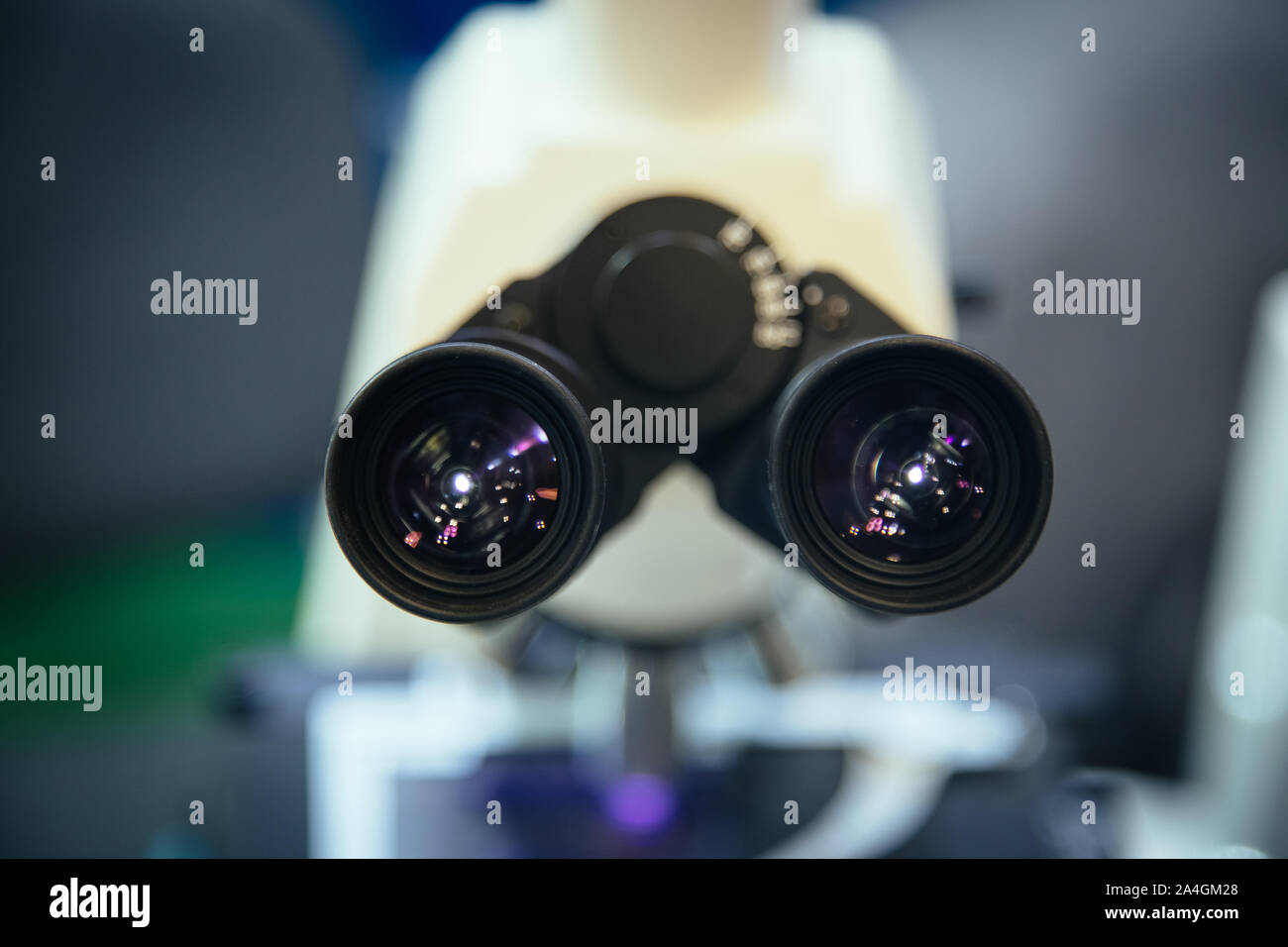 Oculaire oculaire lentilles de microscope binoculaire, Close up, selective  focus Photo Stock - Alamy