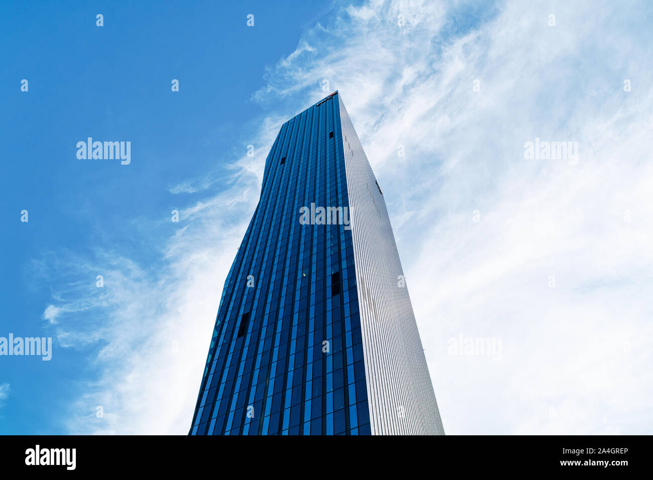 PricewaterhouseCoopers pwc Verre bleu bureau bâtiment architecture d'affaires à Vienne Banque D'Images