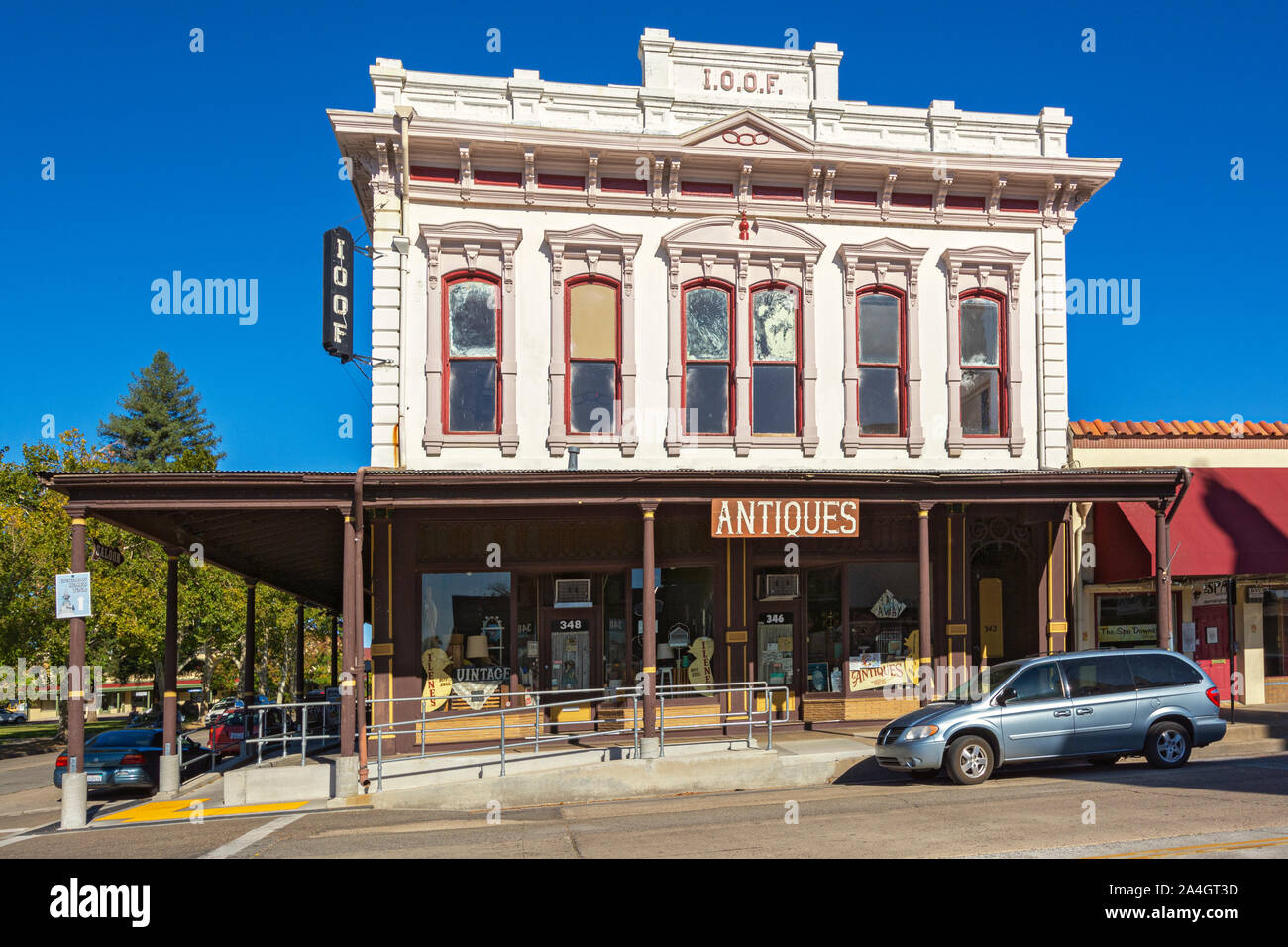 La Californie, comté de Tehama, Red Bluff, centre-ville, magasin d'antiquités Banque D'Images