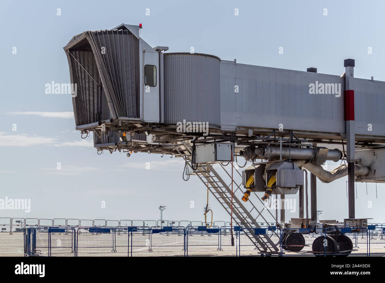 Pont d'embarquement des passagers d'aéronefs. Soufflets d'avion Banque D'Images