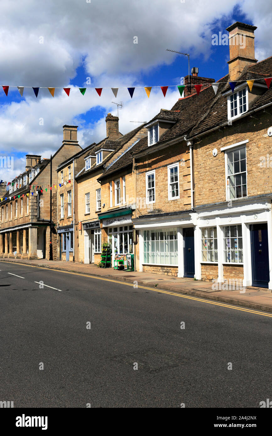 Street view en Castel Guelfo di Bologna Ville, Northamptonshire, Angleterre, Royaume-Uni Banque D'Images