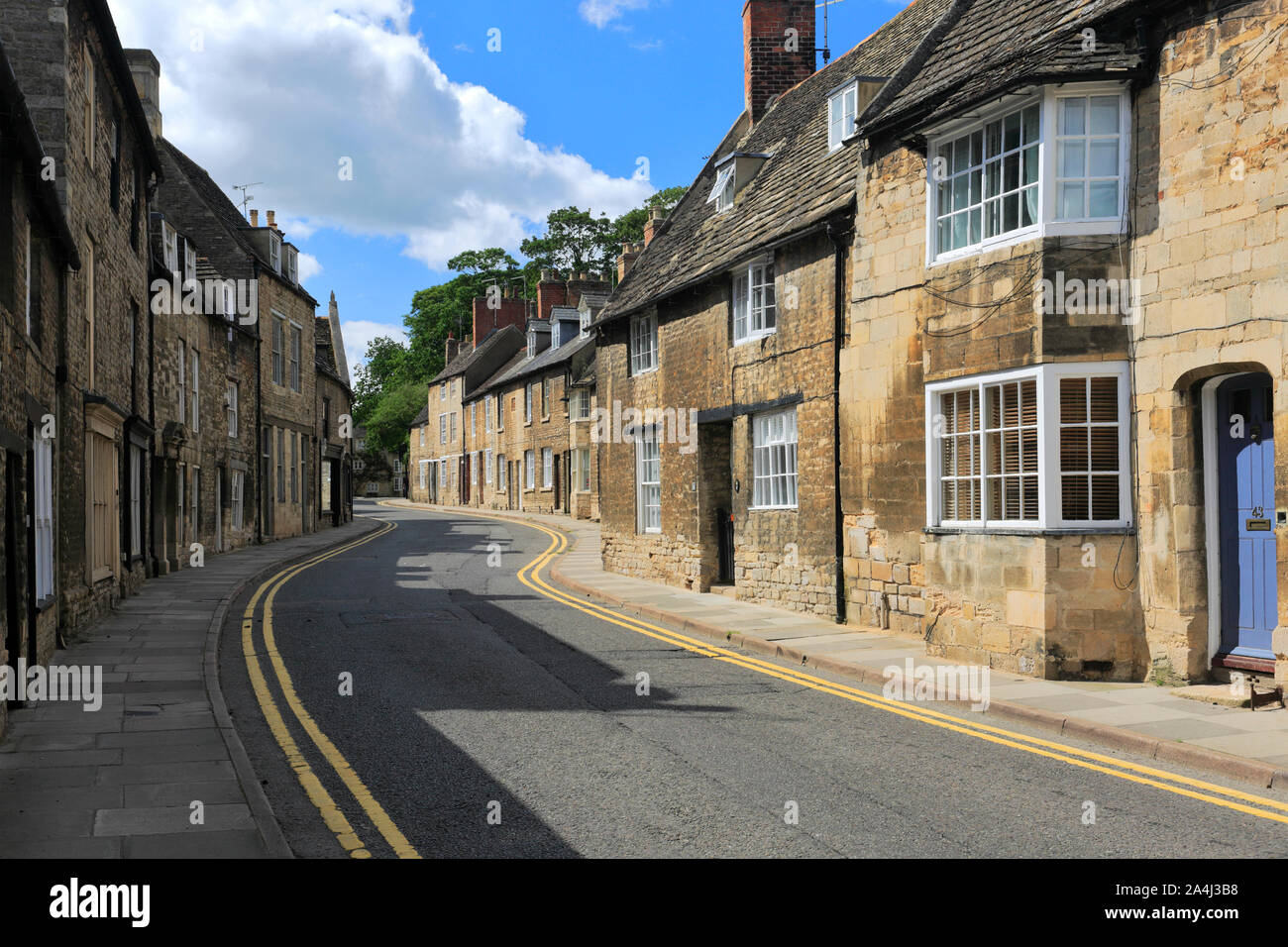 Street view en Castel Guelfo di Bologna Ville, Northamptonshire, Angleterre, Royaume-Uni Banque D'Images