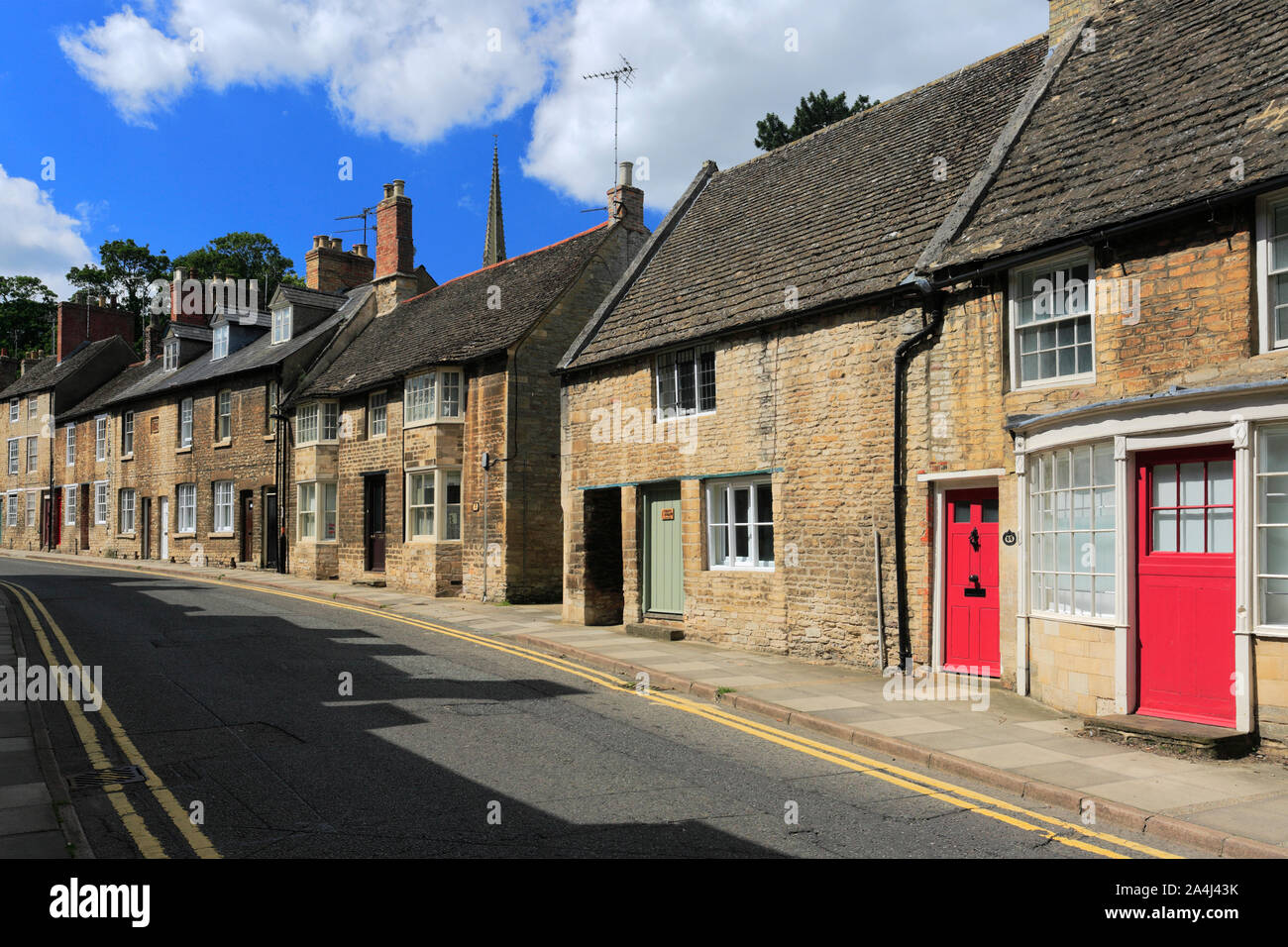 Street view en Castel Guelfo di Bologna Ville, Northamptonshire, Angleterre, Royaume-Uni Banque D'Images