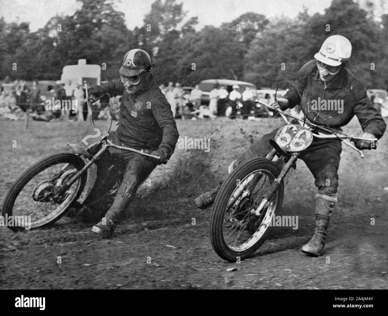 Grass track racing à Bishops Waltham, Coffin et Bungay sur Jap les motos  Photo Stock - Alamy