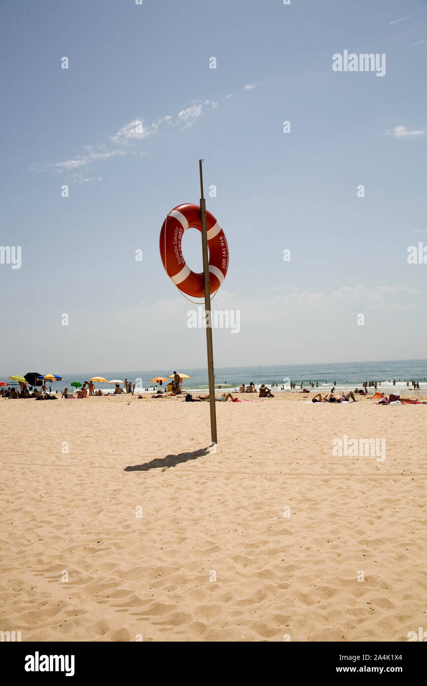 Gens sur la plage Banque D'Images