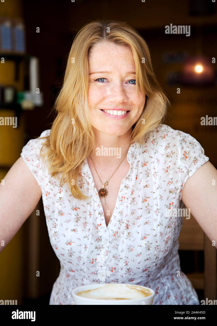 Femme en nerlÂØkka'GrÂ Banque D'Images