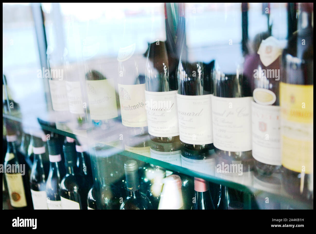 Bouteilles - taxfree - un bar Banque D'Images