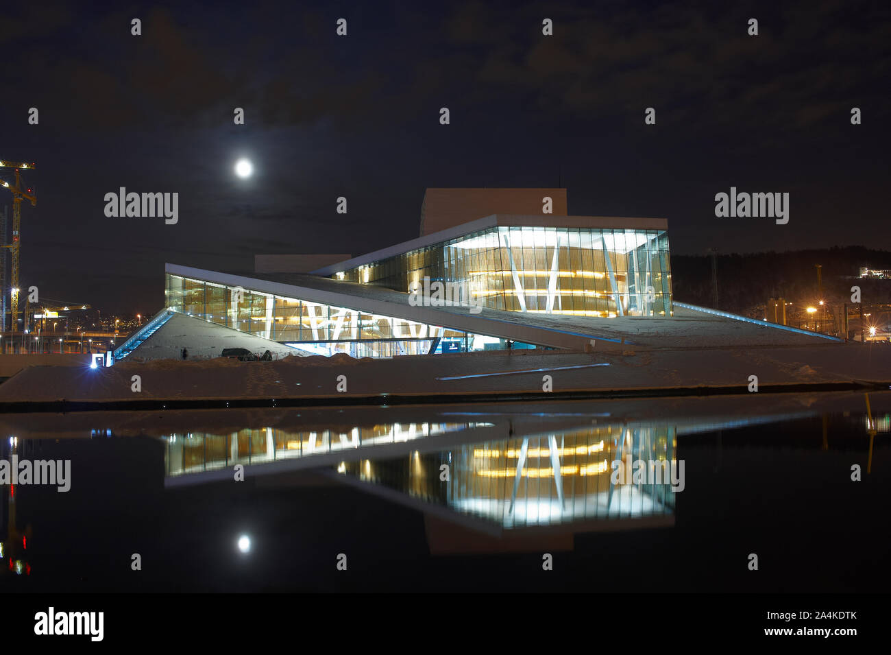 Oslo Opera House le soir Banque D'Images