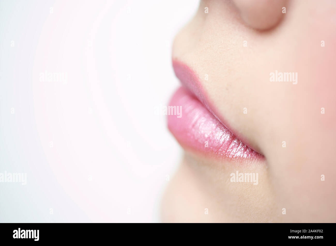 Bouche de Femme de profil Banque D'Images