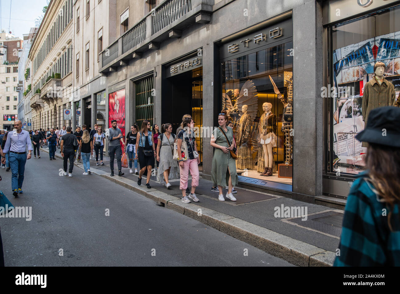 Milan, Italie - 21 septembre 2019 : La Via Montenapoleone à Milan. Fashion week shopping Banque D'Images