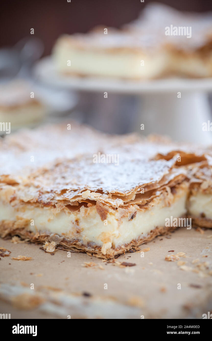 Gateau A La Creme Le Fameux Gateau Du Pape Polonais Photo Stock Alamy Gateau A La Creme Le Fameux Gateau Du Pape Polonais Photo Stock Alamy