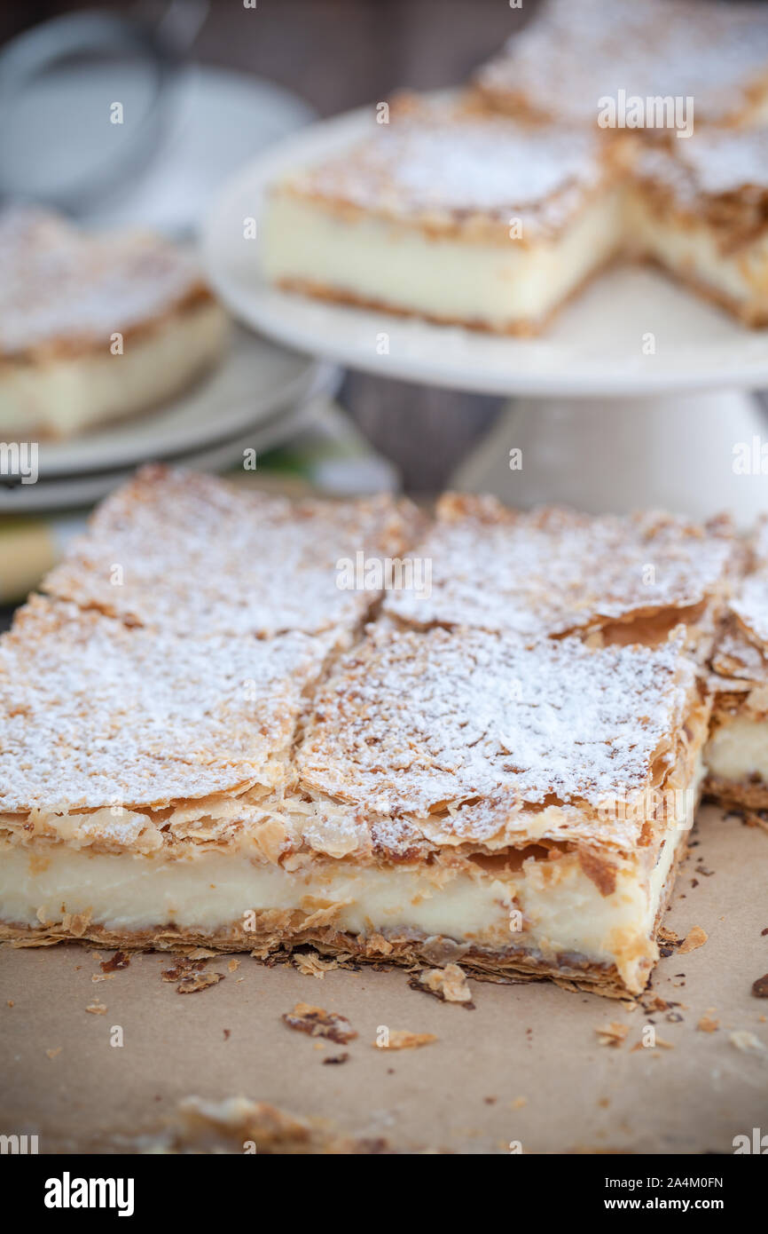 Gateau A La Creme Le Fameux Gateau Du Pape Polonais Photo Stock Alamy Gateau A La Creme Le Fameux Gateau Du Pape Polonais Photo Stock Alamy