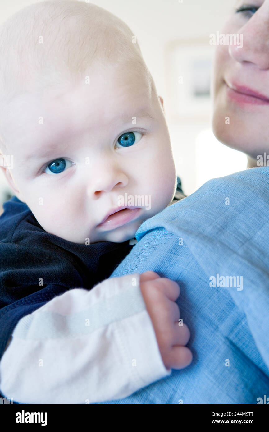 Garçon, l'âge de deux mois. Banque D'Images