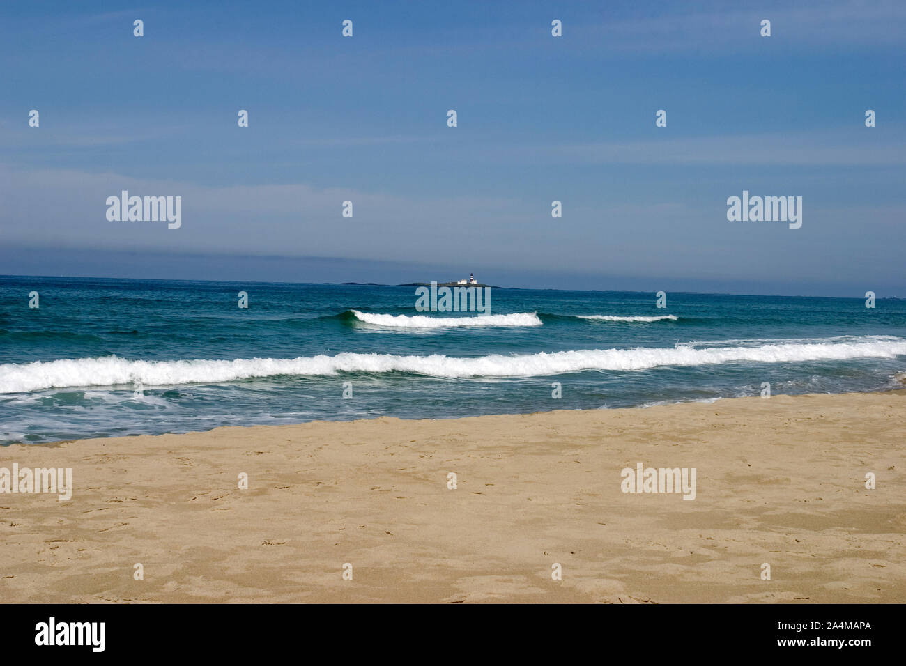 Un phare dans la distance Banque D'Images