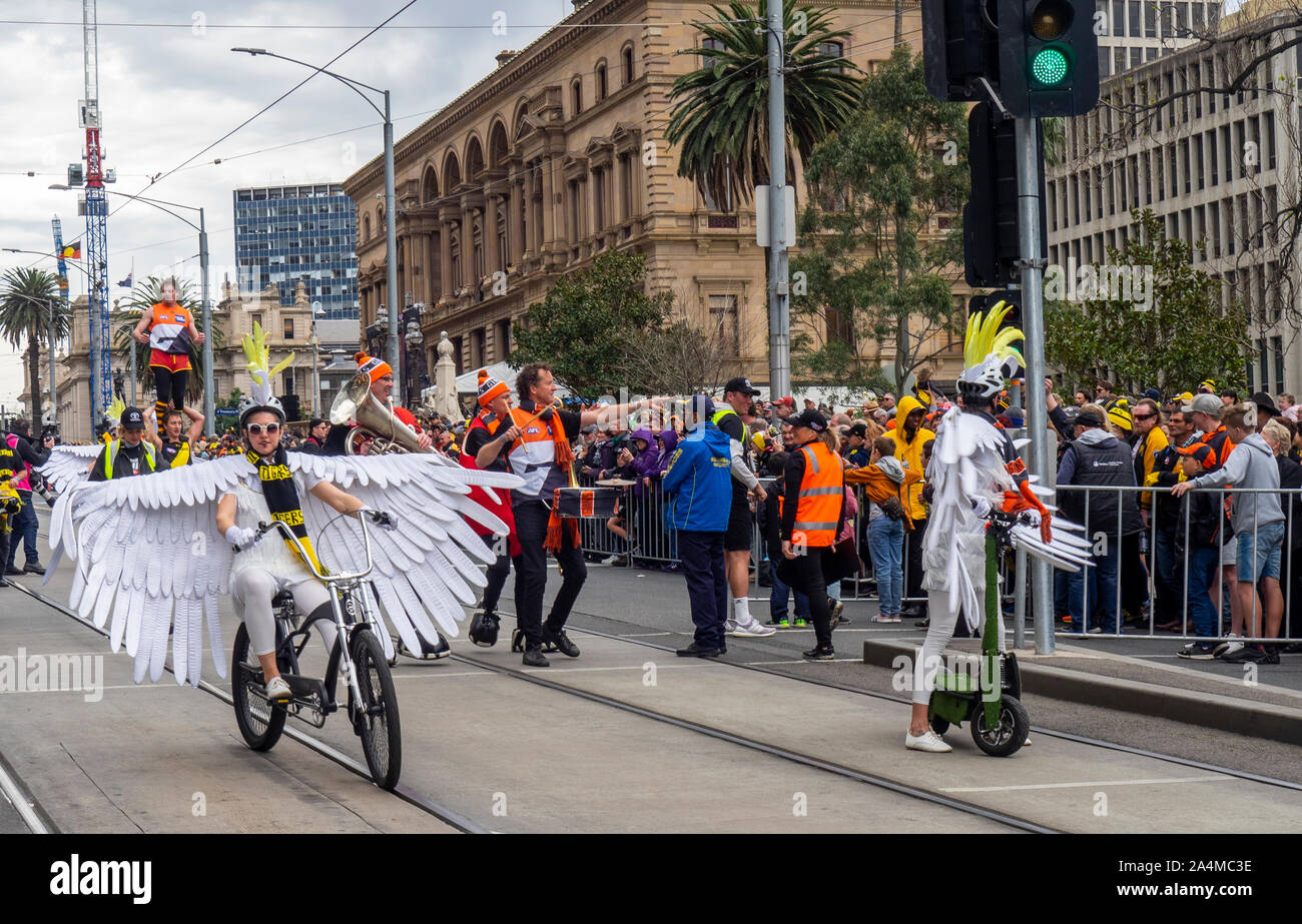 La Ligue de football australien AFL 2019 Grand Parade finale plus de Western Sydney GWS Giants Tigres Richmond Melbourne Victoria en Australie. Banque D'Images