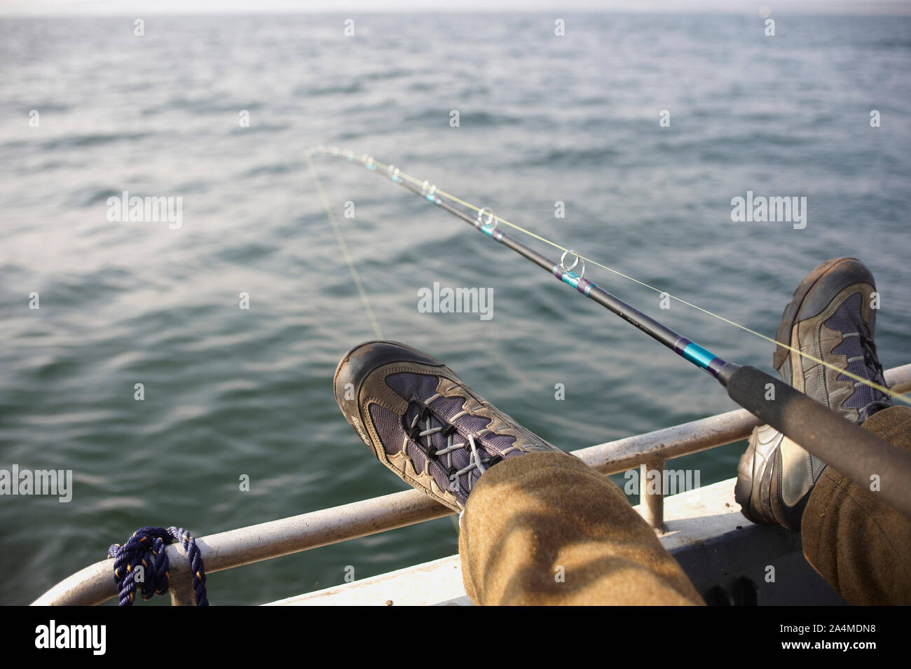 Bateau de pêche l'homme en Norvège Banque D'Images
