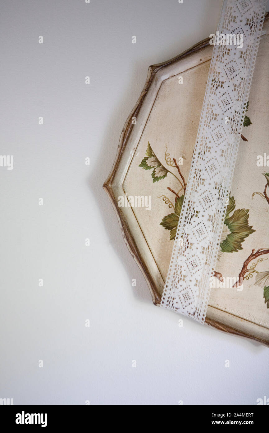 Vintage plateau sur mur Banque D'Images