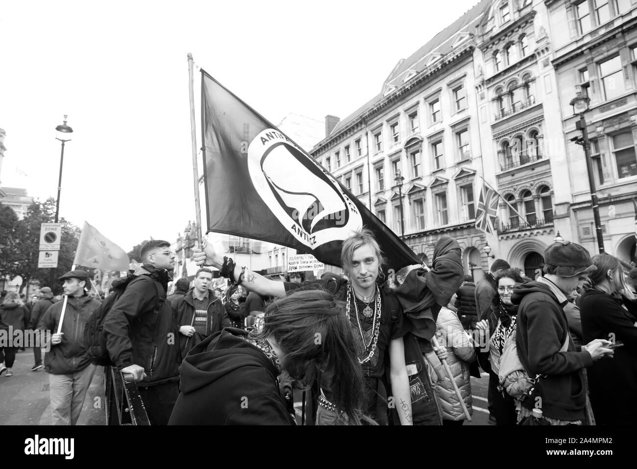 UK de la communauté kurde de protester contre les attaques des gouvernements turcs sur le Nord de la Syrie - Central London 12/10/2019riseupforrojav Banque D'Images