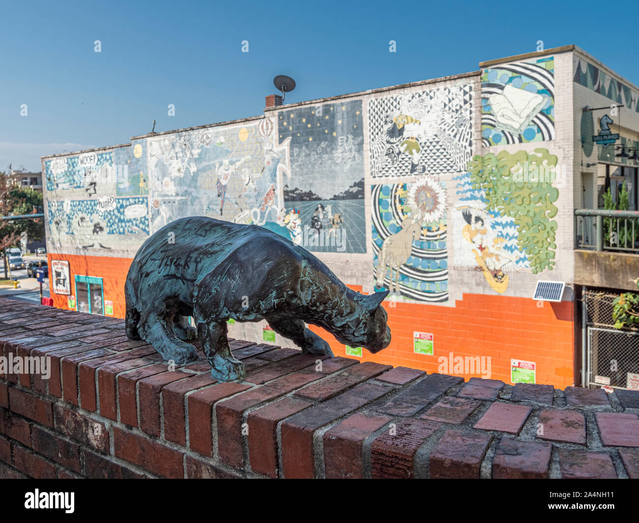 Cat Walk sculpture sur Wall Street dans le centre-ville de Asheville, Caroline du Nord Banque D'Images