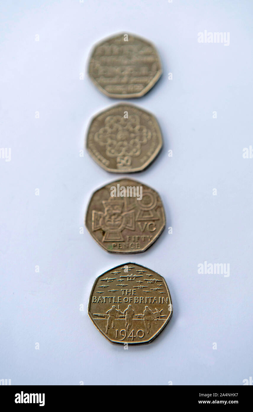 UK cinquante pence coins. Banque D'Images