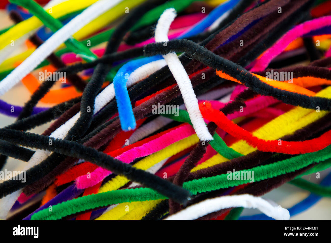 Couleurs des fils avec habillage en tissu, cure-pipe, Banque D'Images