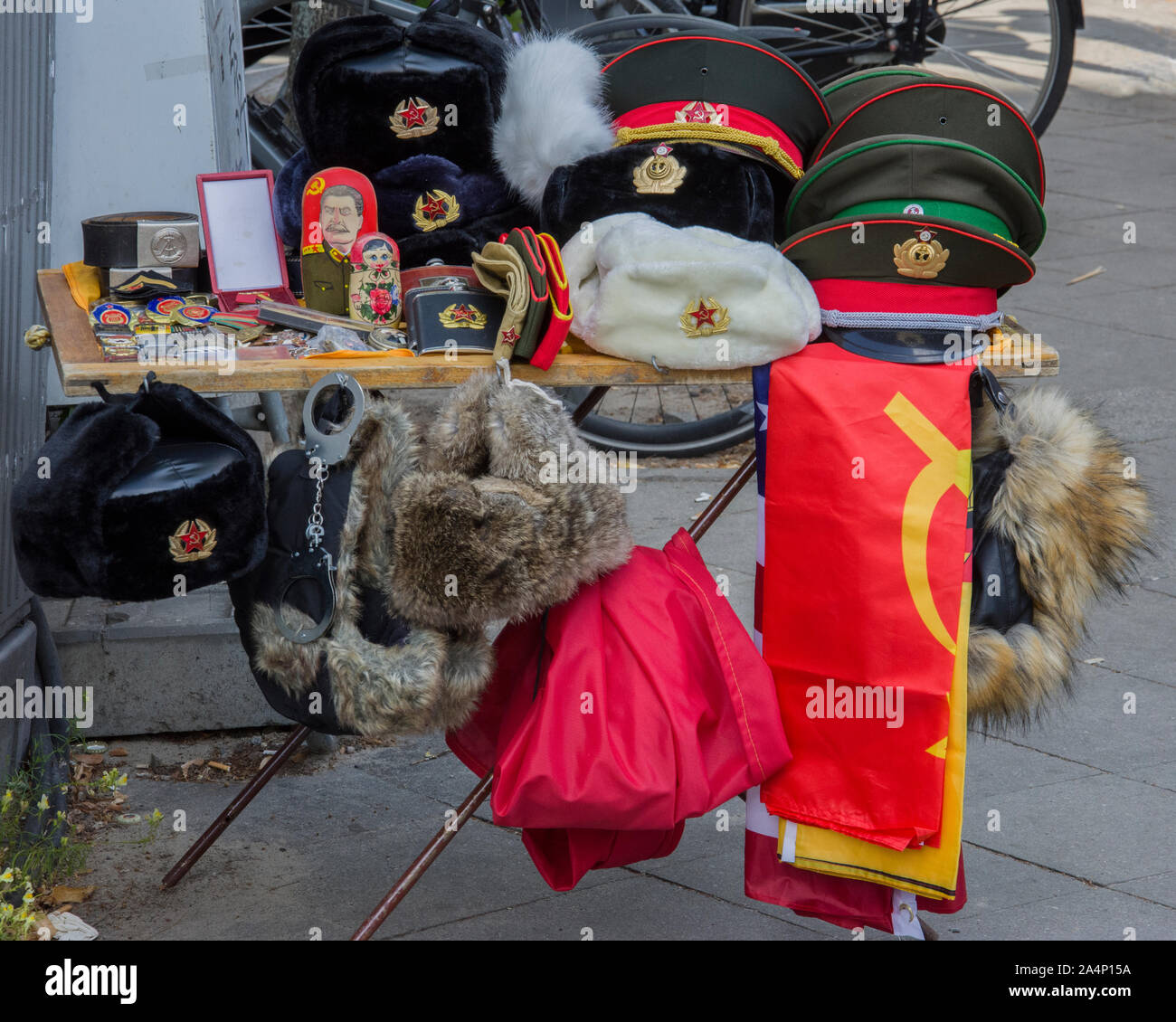 Rda mur de berlin Banque de photographies et d’images à haute ...