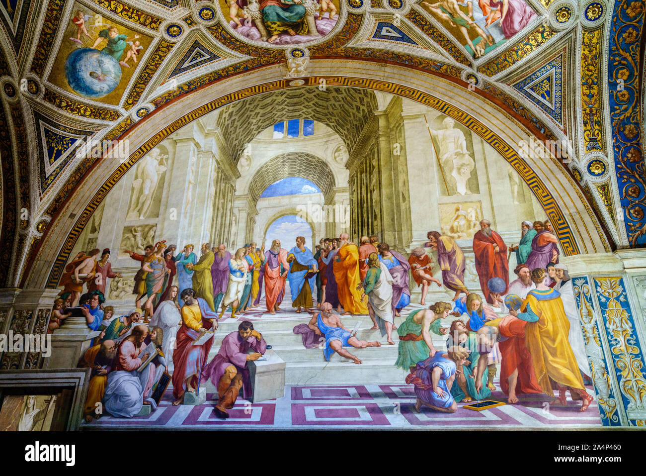 Vatican, Rome, Italie, le 19 octobre 2018 : l'École d'Athènes de Raphaël en plein air dans la chambre de la Cité du Vatican dans la signature Banque D'Images