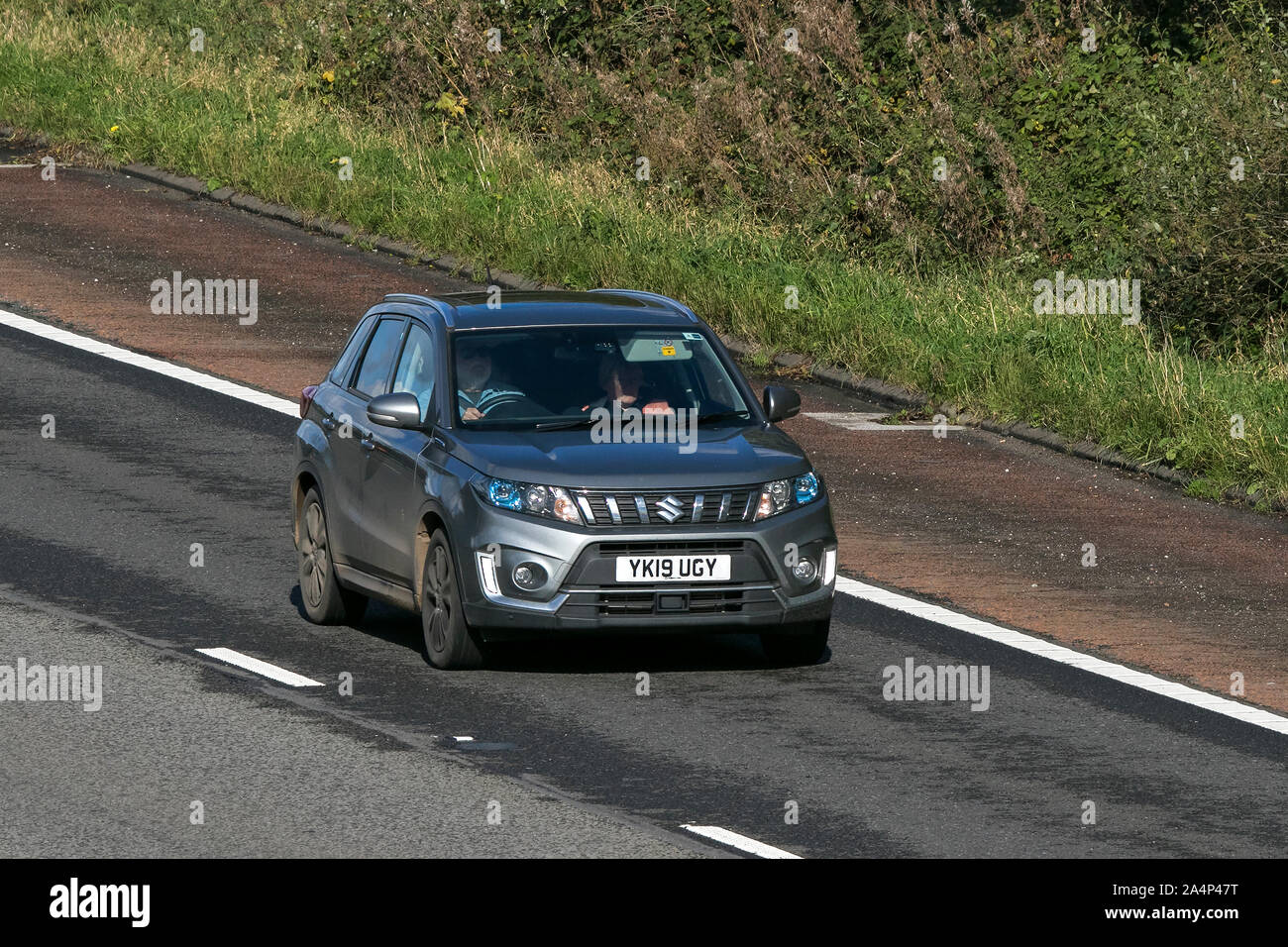 2019 Suzuki Vitara SZ5 Boosterjet AGR ; voyageant sur l'autoroute M6 près de Preston dans le Lancashire, Royaume-Uni Banque D'Images