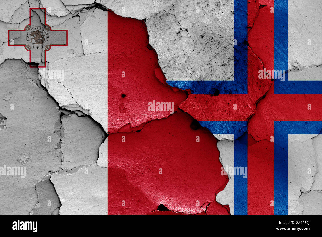 Drapeaux de Malte et des îles Féroé peint sur mur fissuré Banque D'Images