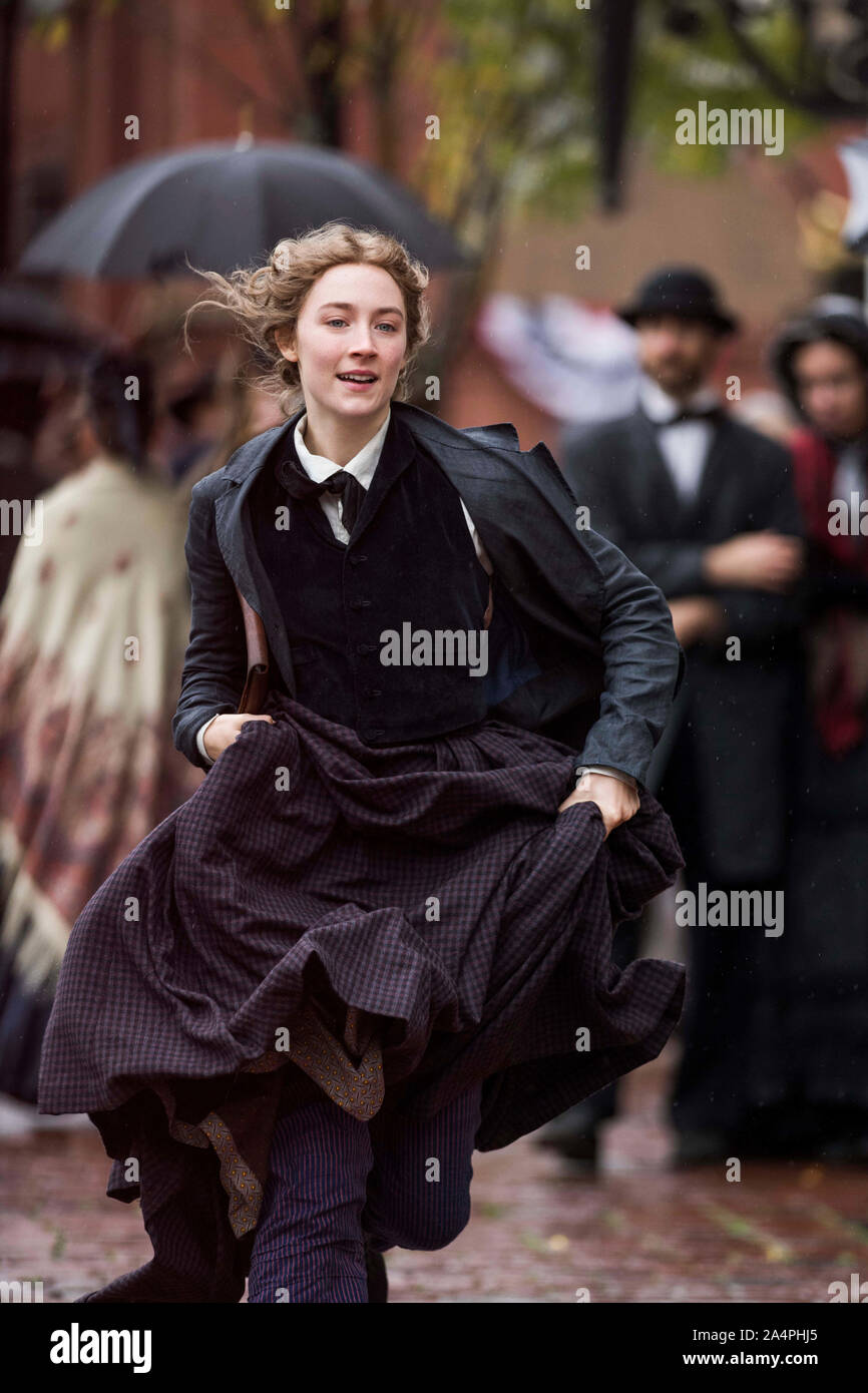 DATE DE SORTIE : Décembre 25, 2019 TITRE : Little Women STUDIO : Columbia Pictures Réalisateur : Greta Gerwig PLOT : Quatre sœurs viennent de l'âge en Amérique au lendemain de la guerre civile avec : Saoirse Ronan que Jo Mars. (Crédit Image : © Columbia Pictures/photos) Banque D'Images