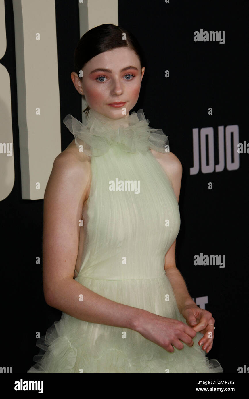 Los Angeles, Ca. 15 Oct, 2019. Thomasin McKenzie arrive à la première de projecteurs Fox' 'Jojo Lapin' à poster 43 le 15 octobre 2019 à Los Angeles, Californie. Photo : CraSH/imageSPACE/MediaPunch/Alamy Live News Banque D'Images
