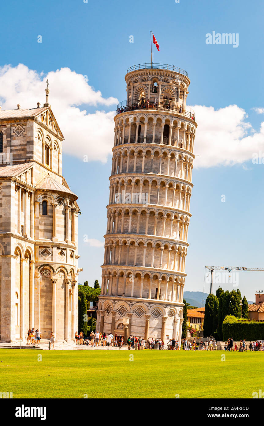 Pise Italie Septembre 03 19 La Celebre Tour De Pise Ou La Torre Di Pisa A La Place De La Cathedrale La Piazza Del Duomo A Pise Italie Photo Stock Alamy