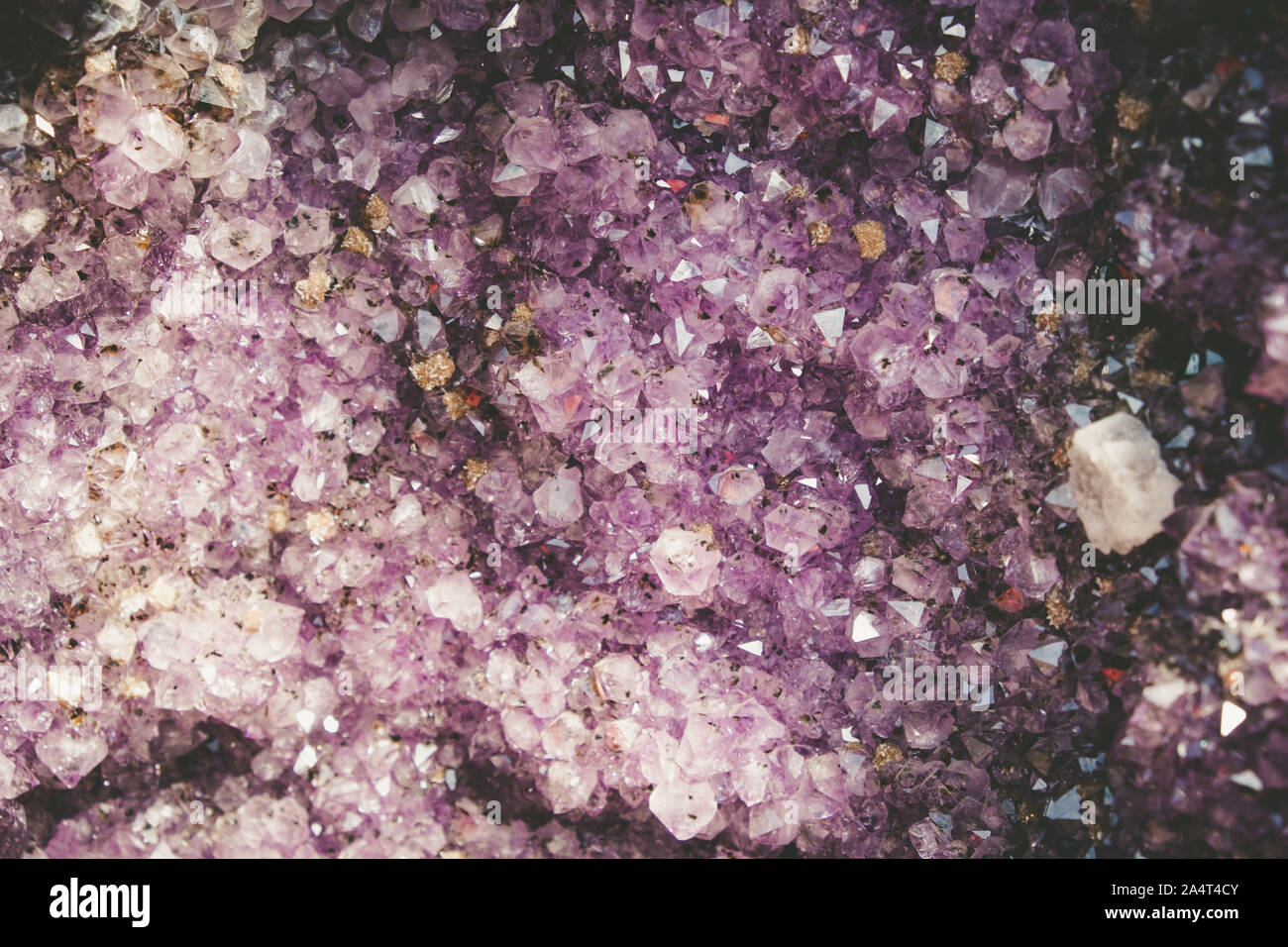 Cristal violet abstract background Banque D'Images