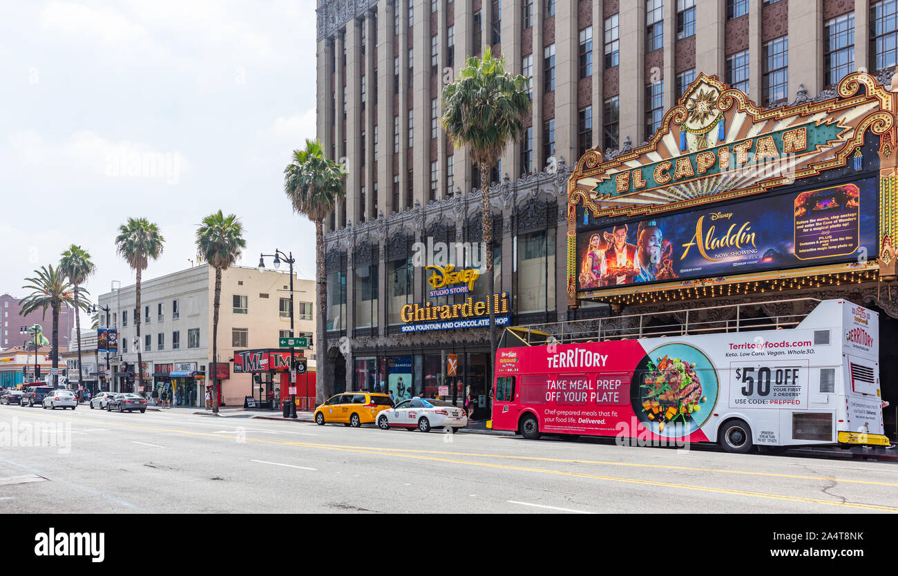 Los Angeles, Californie, USA. Le 31 mai 2019. LA VILLE D'une journée nuageuse background.Vue sur le El Capitan Theatre à Hollywood Boulevard. Banque D'Images