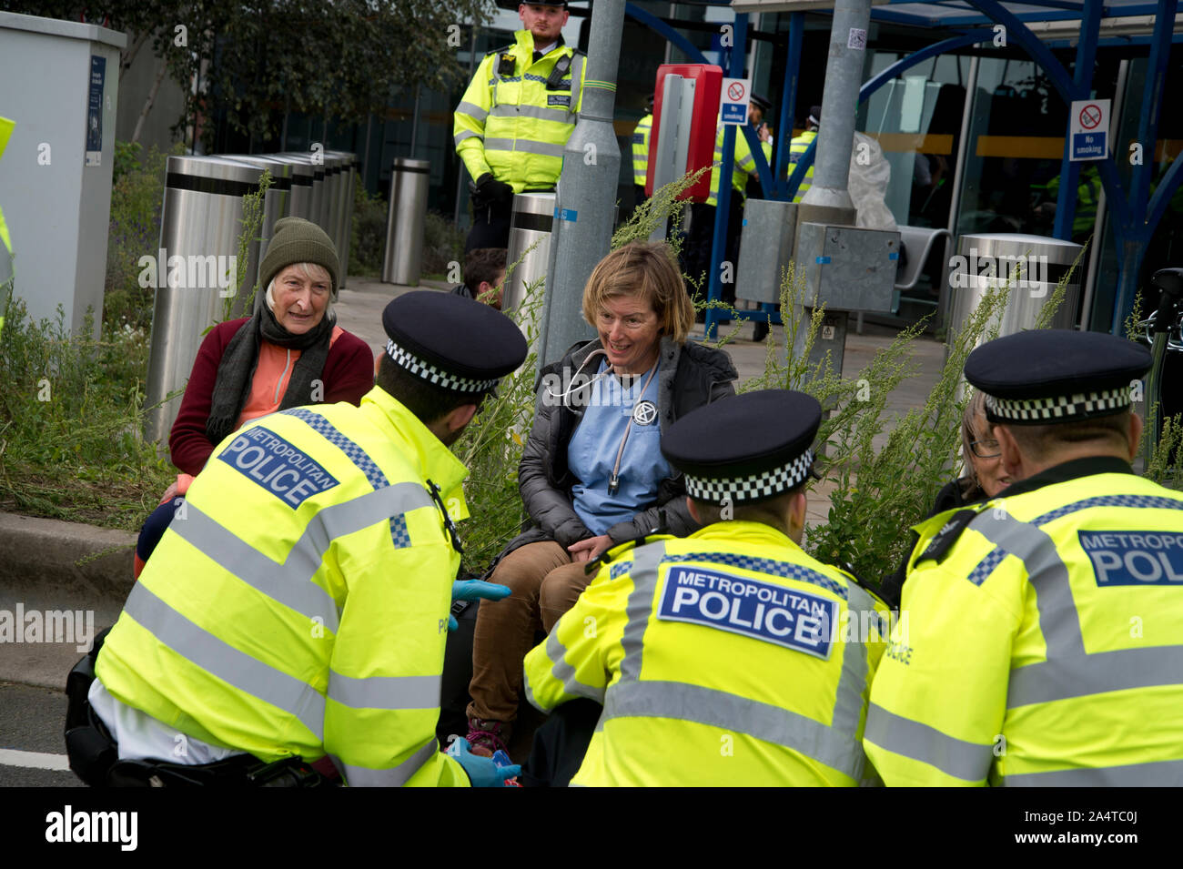 Extinction de la rébellion, Londres, 10 octobre 2019. L'action à l'aéroport de London City. Banque D'Images