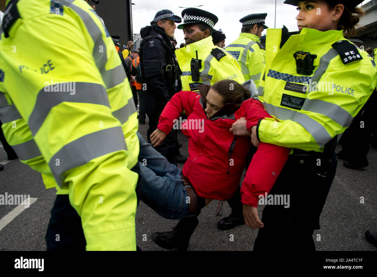 Extinction de la rébellion, Londres, 10 octobre 2019. L'action à l'aéroport de London City. Banque D'Images