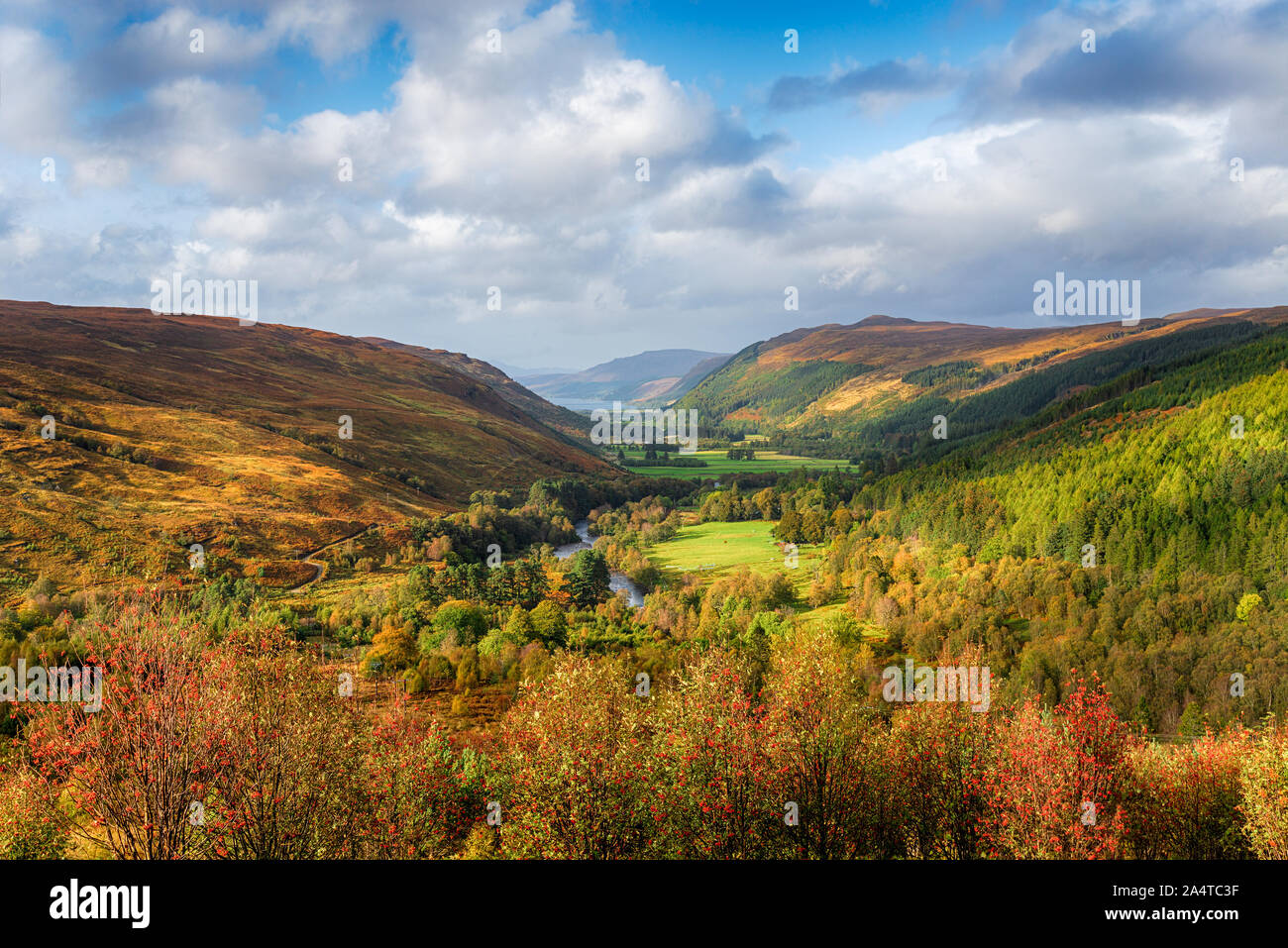 Surplombant les gorges de Corrieshalloch près de Ullapool dans le nord-ouest des Highlands d'Écosse Banque D'Images