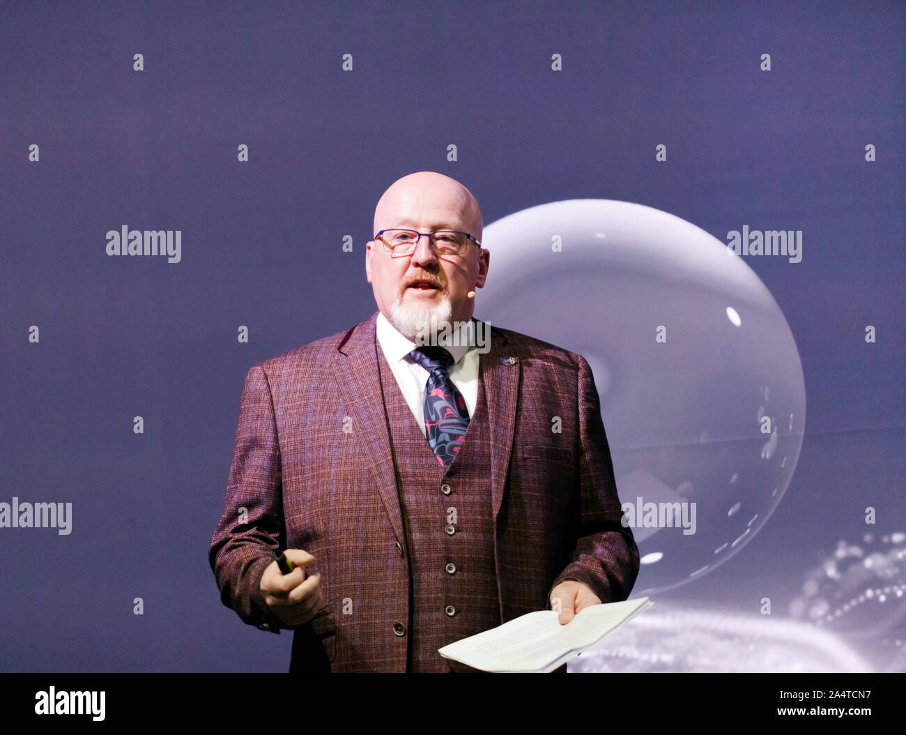 Ralph Dinsley, fondateur et directeur exécutif, le nord de l'espace et de la sécurité sa, parle de 'Comment nettoyer l'espace Junk', sur le Cosmos, au New Scientist Live 2019 Banque D'Images